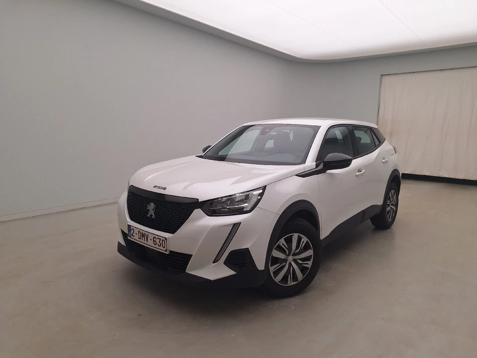 Peugeot 2008 branco — frente